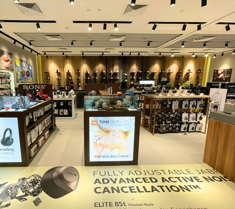 Audio/ Camera Specialty Stores